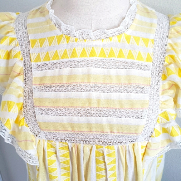 ELLA MOSS Empire Yellow Kinslee Short Flutter Sleeve Lace Trim Blouse—NWT—L - Picture 8 of 15